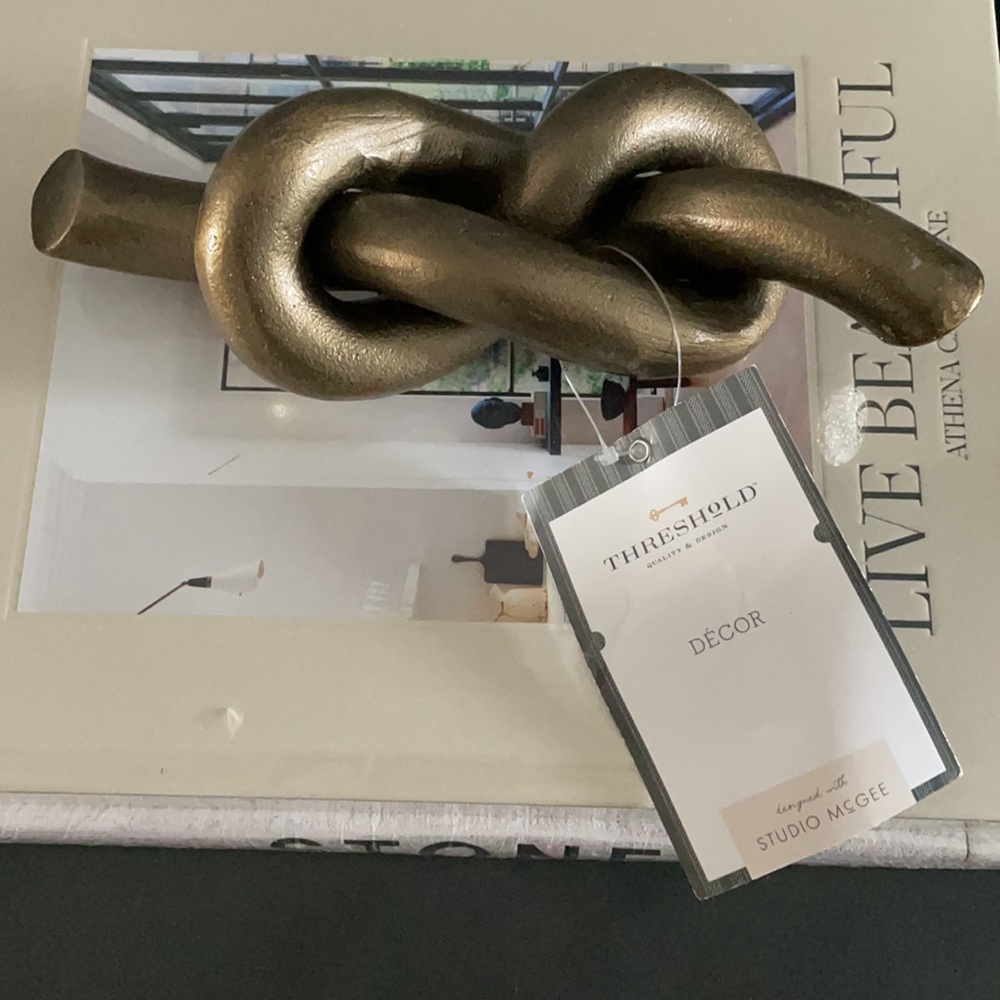 DECORATIVE METAL KNOT FIGURINE WITH CAST GOLD - Picture 11 of 16